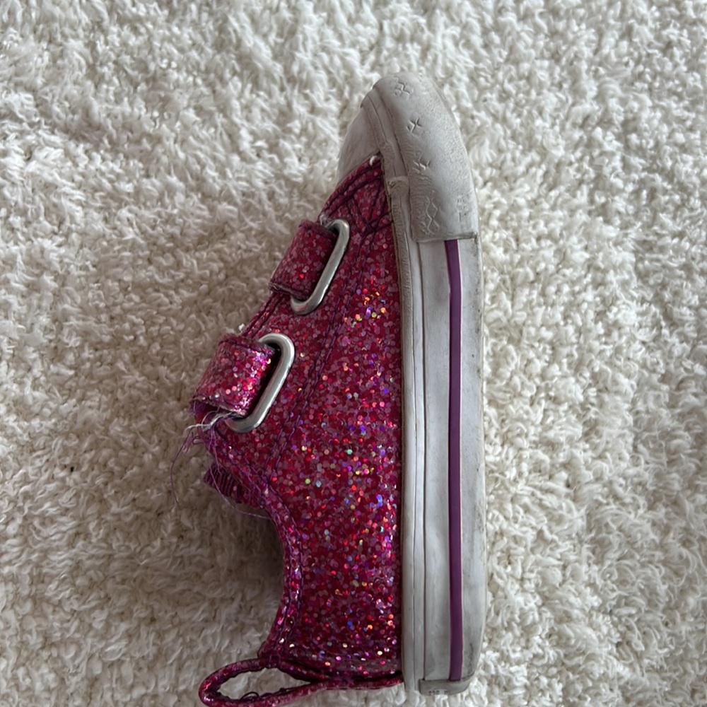 Pink converse - Picture 2 of 3